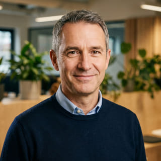 James Mitchell, consejero delegado de Clara Permutanza